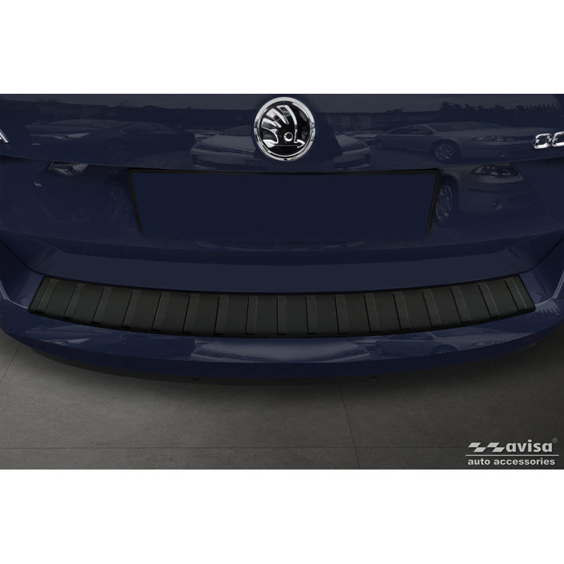Protection de seuil arrière inox noir mat sur mesure pour Skoda Octavia III Combi (5E5) Facelift 2017-2020 'Ribs'