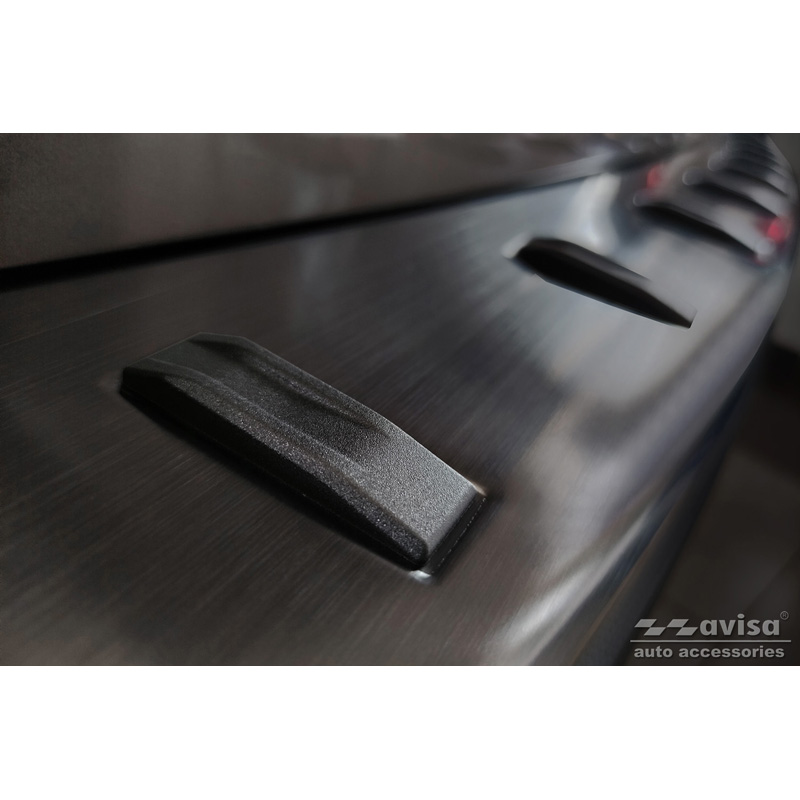 Protection de seuil arrière inox noir sur mesure pour Subaru Forester (SK) 2018-2024 'STRONG EDITION'