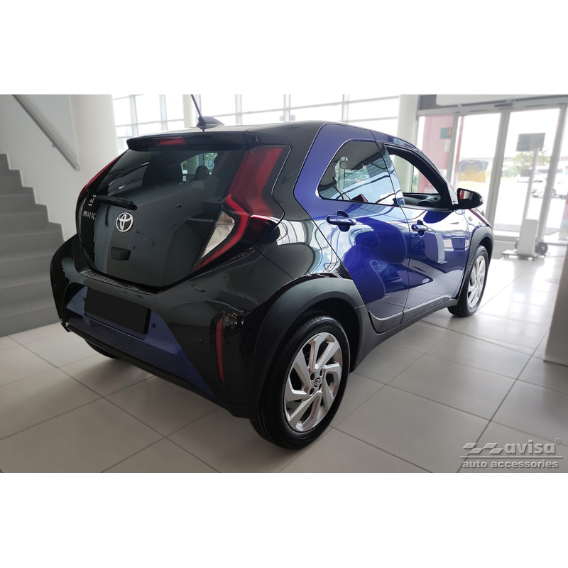 Protection de seuil arrière inox sur mesure pour Toyota Aygo X 2022- 'Ribs'