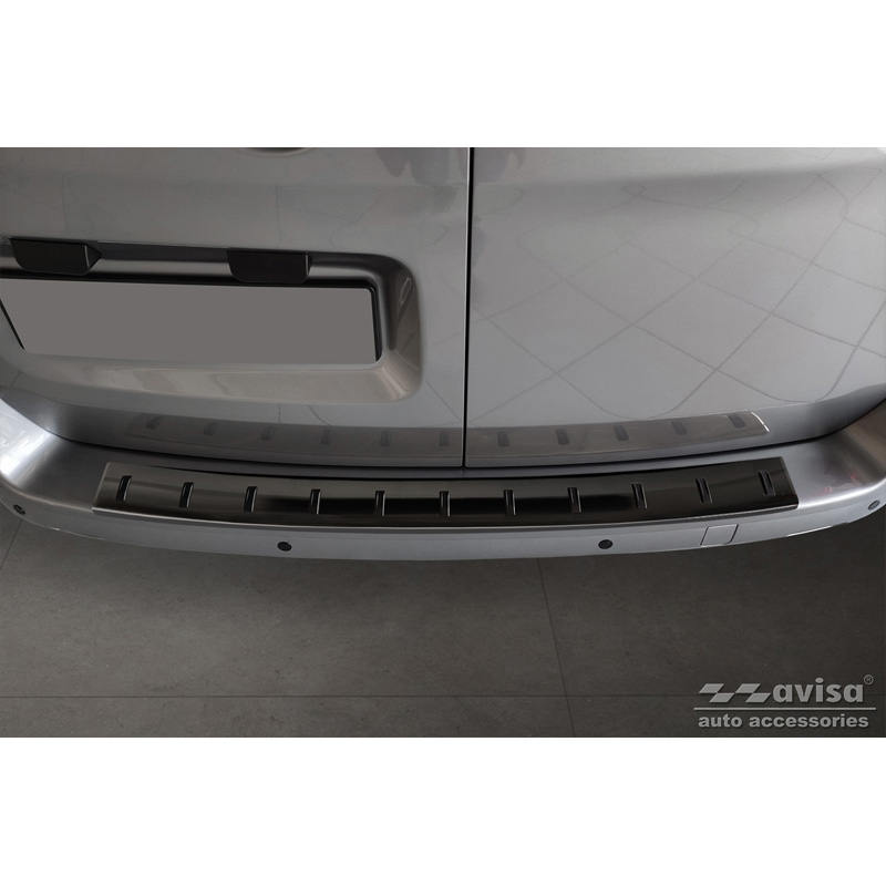 Protection de seuil arrière inox noir sur mesure pour Citroën Space Tourer & Jumpy 2016- / Peugeot Traveller & Expert 2016- / Toyota Proace Verso 2016- / Opel Vivaro & Zafira Life 2019- 'STRONG EDITION'