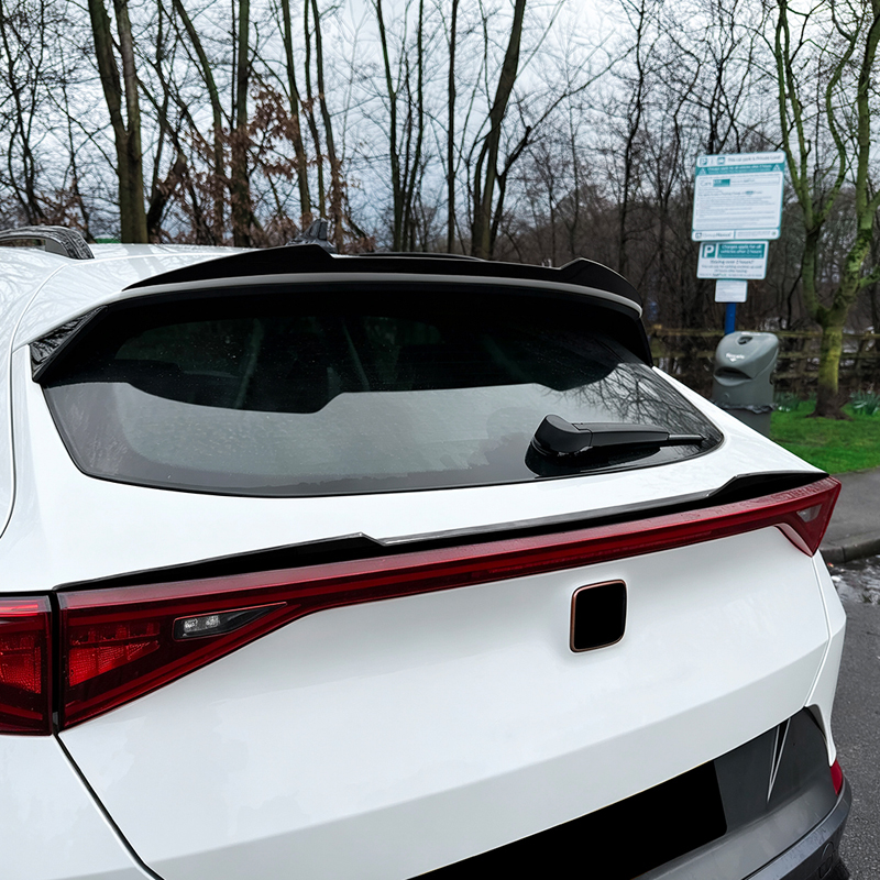 Aileron arrière inférieur sur mesure pour Cupra Formentor 2020-2024 & Facelift 2024- (ABS Noir Luisant)