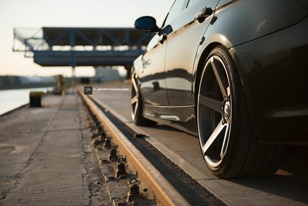 Z-Performance Six Matte Gunmetal 9x18 5x120 ET38 Velgen