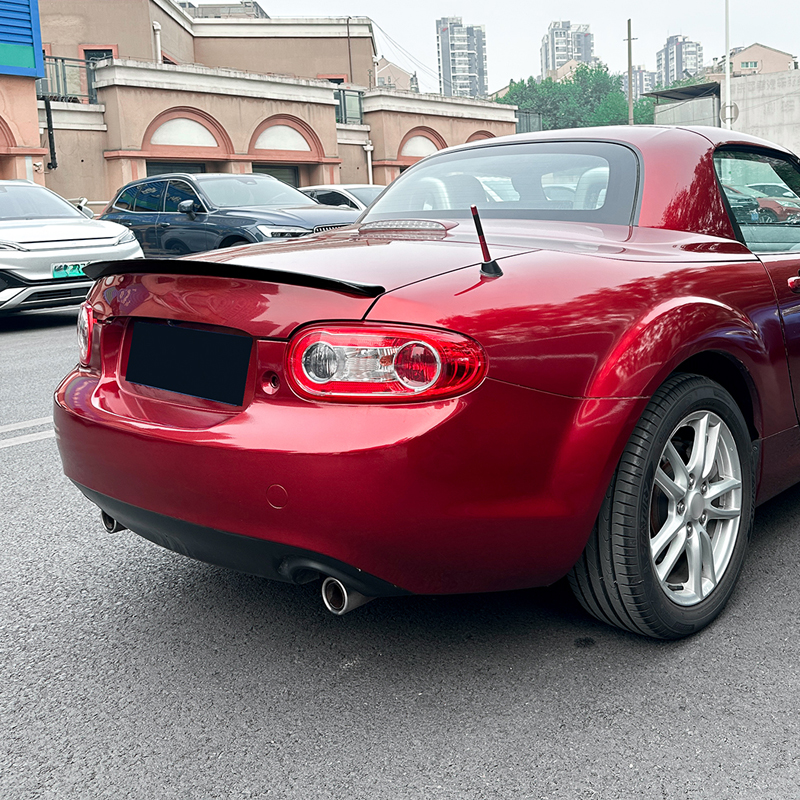 Spoiler arrière sur mesure pour Mazda MX-5 (NC) 2005-2015 (ABS Noir Luisant)