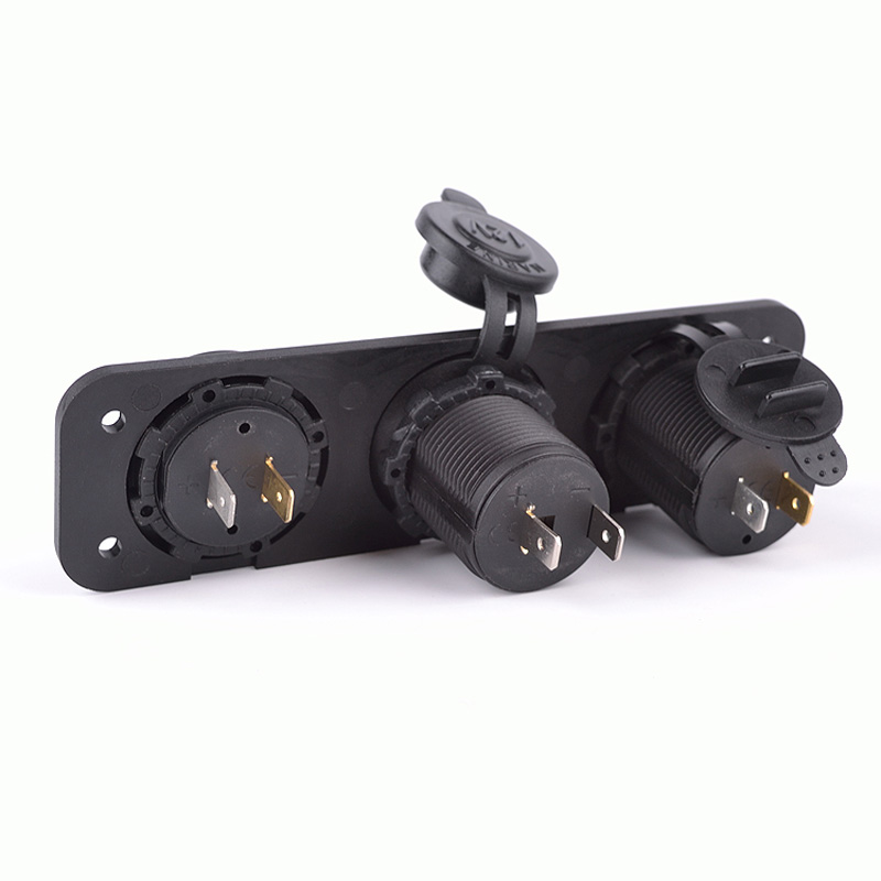 Adaptateur USB d'Encastré 3-en-1 2xUSB 5V-2,1A&1A/Ind. Volt/Prise/Input 12V-24V