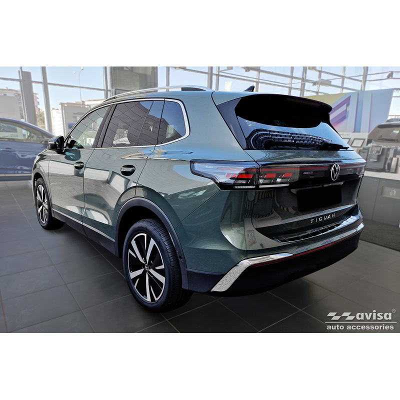 Protection de seuil arrière inox Noir-Chromé sur mesure pour Volkswagen Tiguan (CT1) 2024- 'Ribs'