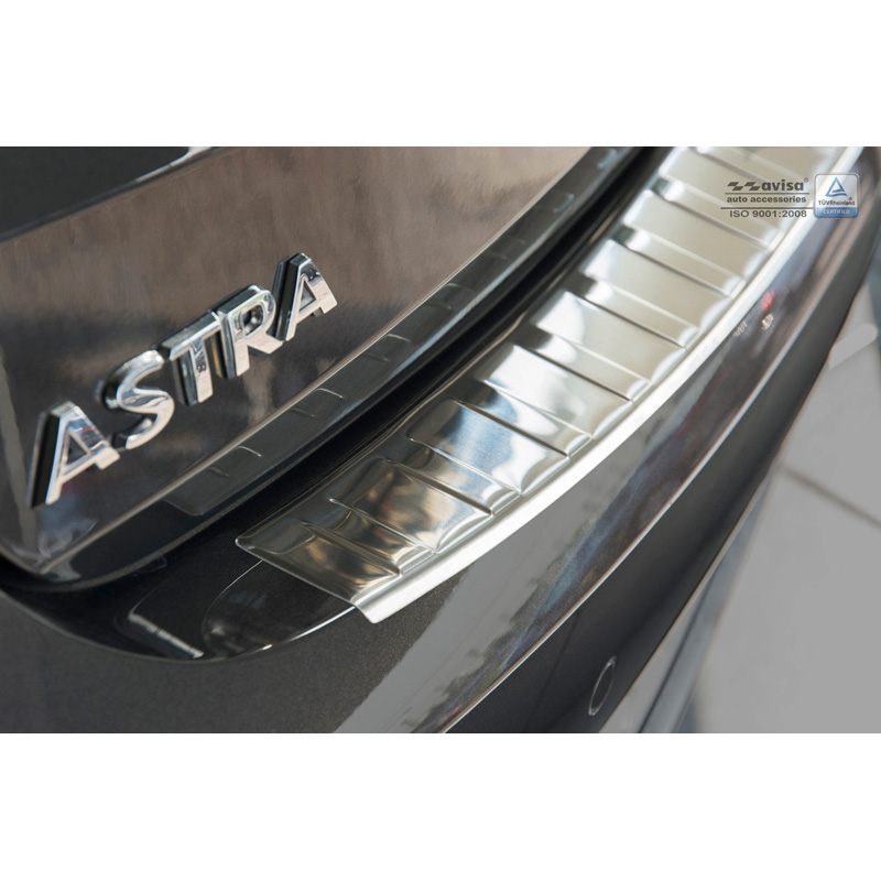 Protection de seuil arrière inox sur mesure pour Opel Astra K HB 5-portes 2015- 'Ribs'