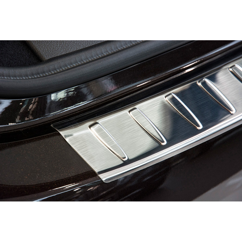 Protection de seuil arrière inox sur mesure pour BMW Série 2 F46 Gran Tourer 2015- excl. M-Paquet 'Ribs'