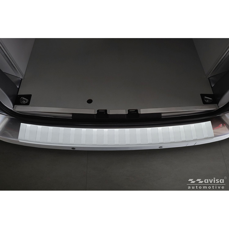 Avisa Protection de seuil arrière inox thermolaqué sur mesure pour Citroën Jumpy & Spacetourer / Peugeot Expert & Traveller / Toyota Proace 2016- / Opel Vivaro & Zafira Life 2019- (L1) 'Soft Silver'