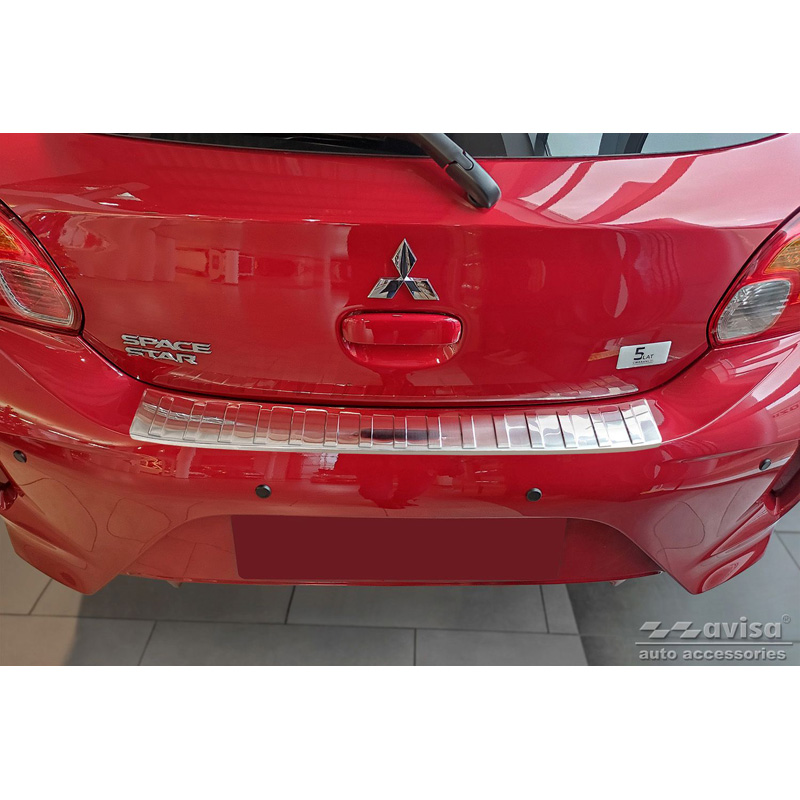 Protection de seuil arrière inox sur mesure pour Mitsubishi Space Star Facelift 2020- 'Ribs'