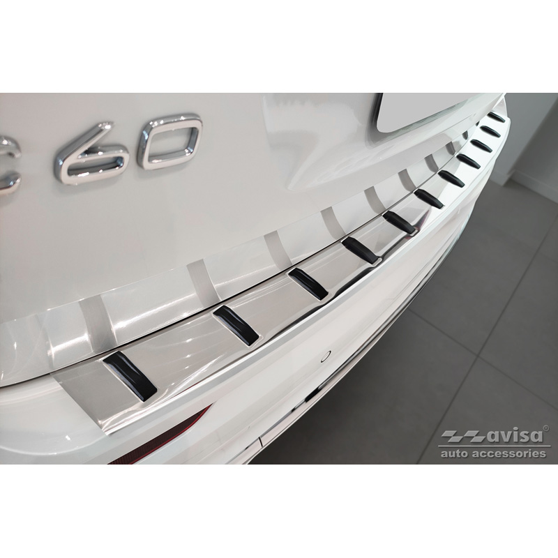 Protection de seuil arrière inox sur mesure pour Volvo XC60 II 2017-2021 & Facelift 2021- (incl. R-Design) 'STRONG EDITION'