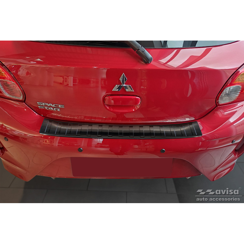 Protection de seuil arrière inox Noir sur mesure pour Mitsubishi Space Star Facelift 2020- 'Ribs'