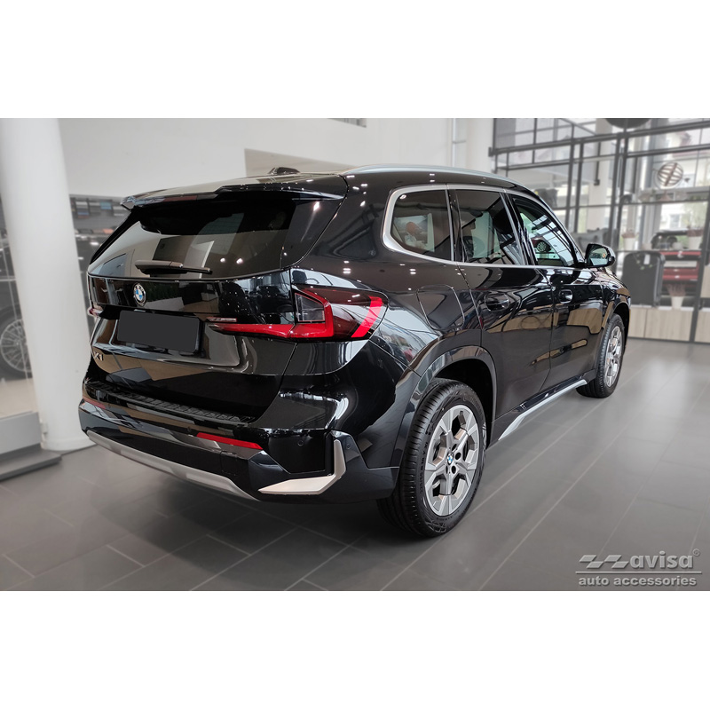 Protection de seuil arrière inox noir sur mesure pour BMW X1 U11 / U11 xLine 2022- 'Ribs'