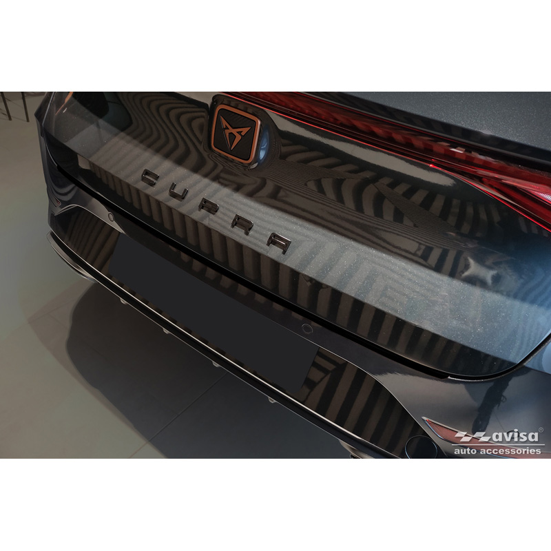 Protection de seuil arrière inox noir mat sur mesure pour Seat Leon Sportstourer incl. FR / Cupra Leon Sportstourer 2020-2024 & Facelift 2024- 'Ribs'