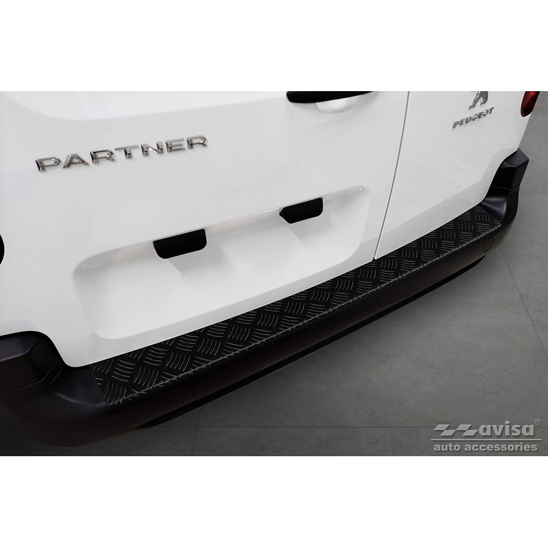 Protection de seuil arrière en aluminium noir mat sur mesure pour Citroën Berlingo (Multispace) & Peugeot Partner 2008-2015 & 2015-2018 & 2018- & Peugeot Rifter 2018- & Opel Combo E 2018- & Toyota Proace City/Verso 2019- & Fiat Doblo 2022- 'Riffled Pla