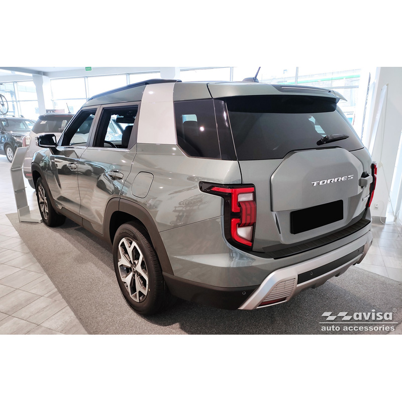 Protection de seuil arrière inox noir mat sur mesure pour SsangYong Torres (J100) 2022- 'Ribs'