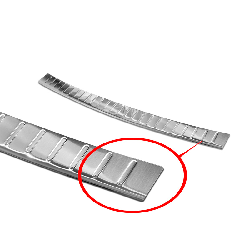 Protection de seuil arrière inox sur mesure pour Volkswagen Touareg III (CR7) 2018- Incl. Facelift 'Ribs'
