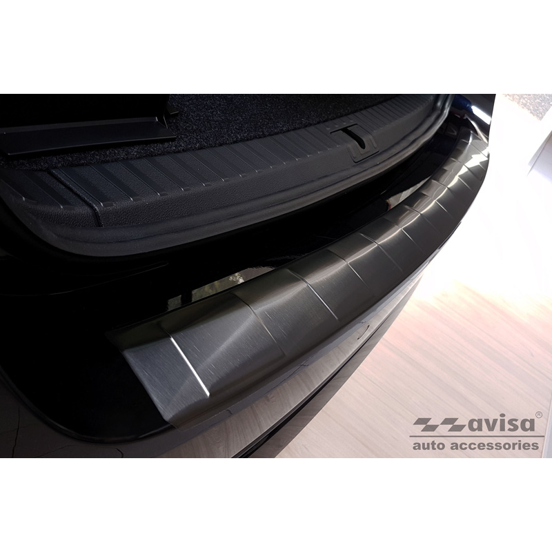Protection de seuil arrière inox noir sur mesure pour Skoda Octavia IV Kombi 2020-2024 & FL 2024- (incl. RS, excl. Scout) 'Ribs'