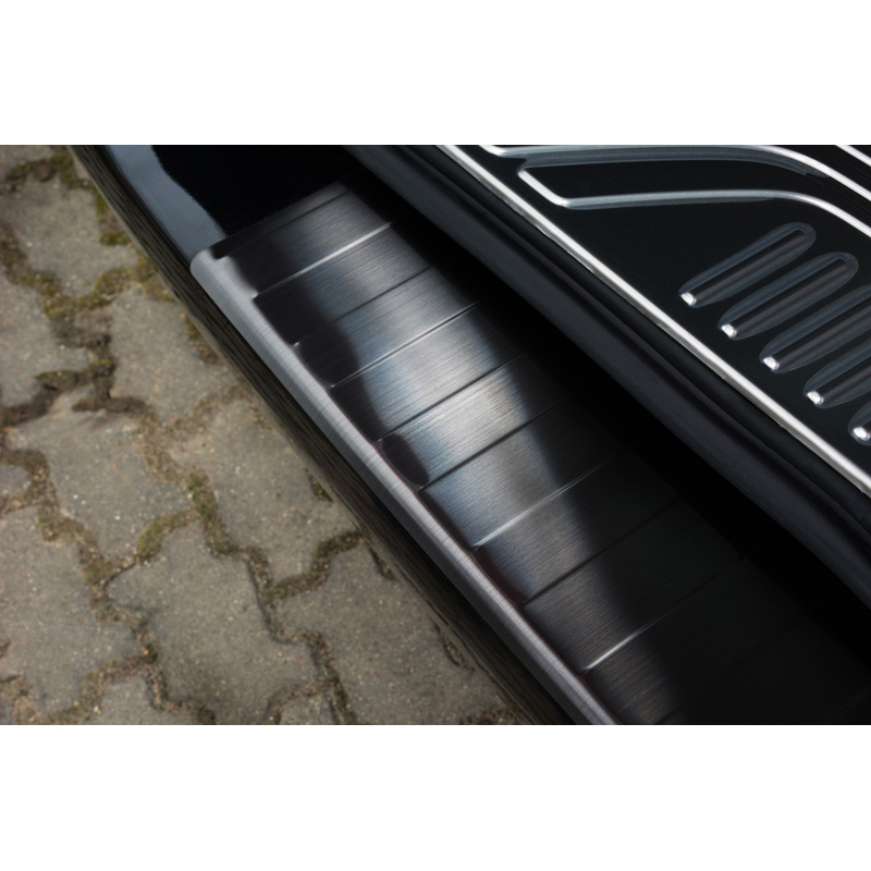 Protection de seuil arrière inox noir sur mesure pour Mercedes Vito / Classe-V 2014-2019 & Facelift 2019- 'Ribs'