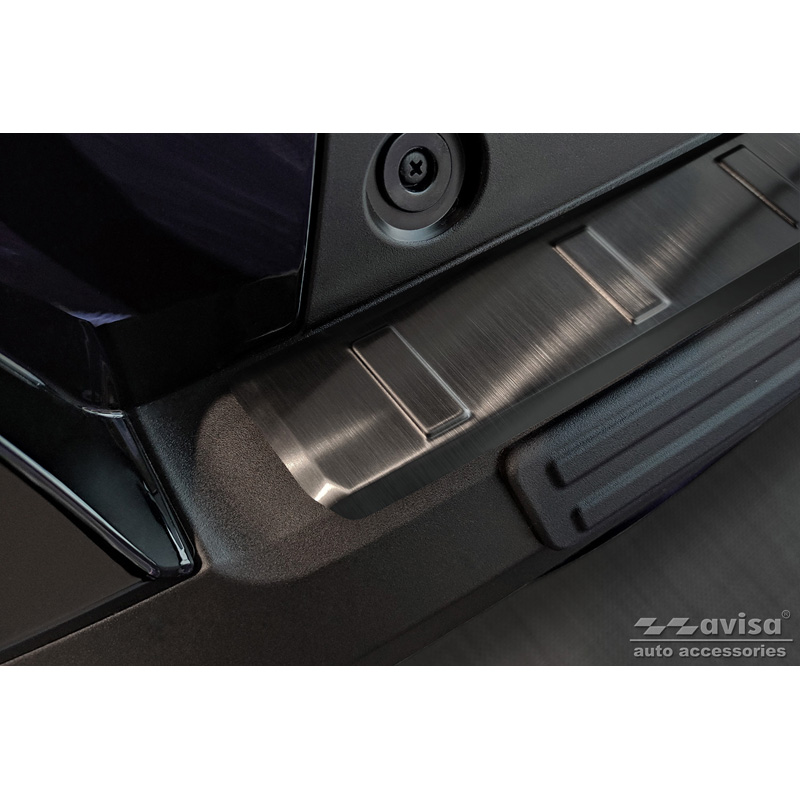 Protection de seuil arrière inox noir sur mesure pour Toyota Corolla Cross 2022- 'Ribs'