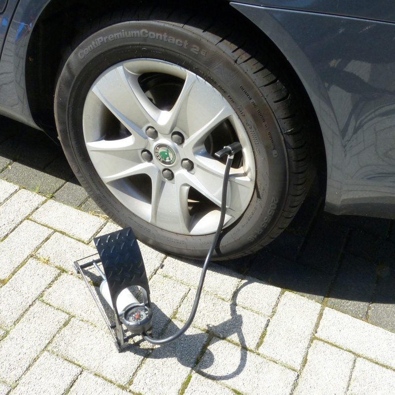 Carpoint Pompe à Pied Premium Simple