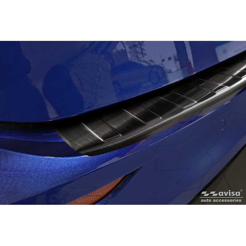 Protection de seuil arrière inox noir sur mesure pour Volkswagen Golf VIII Variant 2020-2024 & FL 2024- 'Ribs'