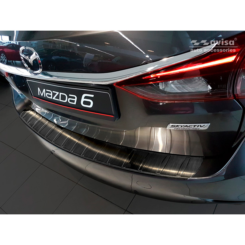 Protection de seuil arrière inox noir sur mesure pour Mazda 6 III (GJ) Combi 2012- 'Ribs' 'Long'