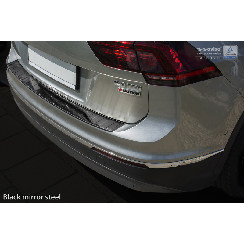 Protection de seuil arrière inox Noir-Chromé sur mesure pour Volkswagen Tiguan II incl. Allspace & R-Line 2016-2020 & FL 2020-2024 'Ribs'