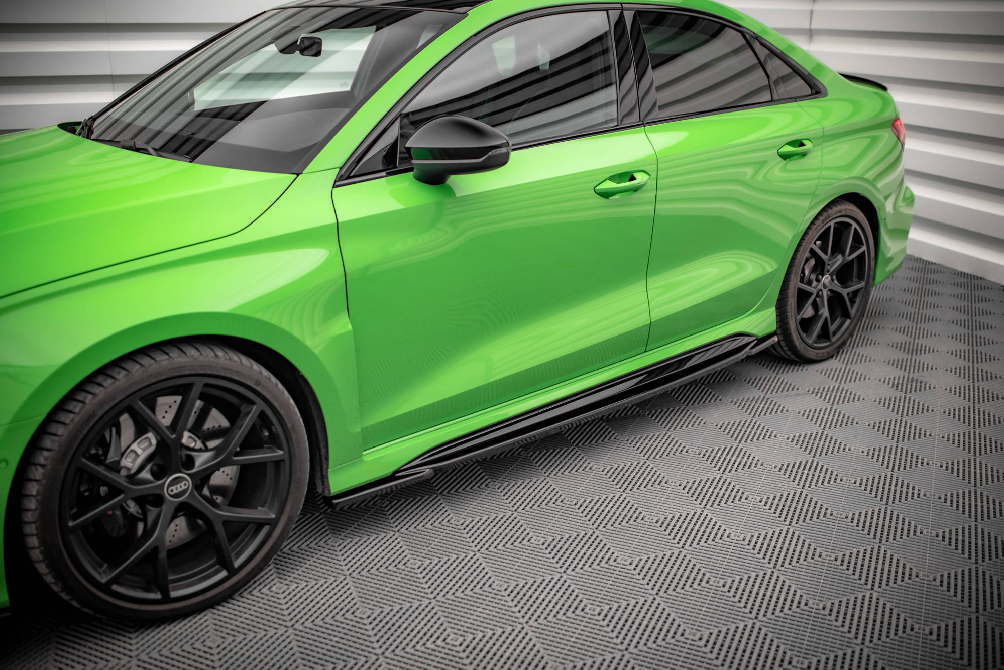 Bodykit passend voor Audi RS3 Sedan 8Y Maxton Glanzend zwart