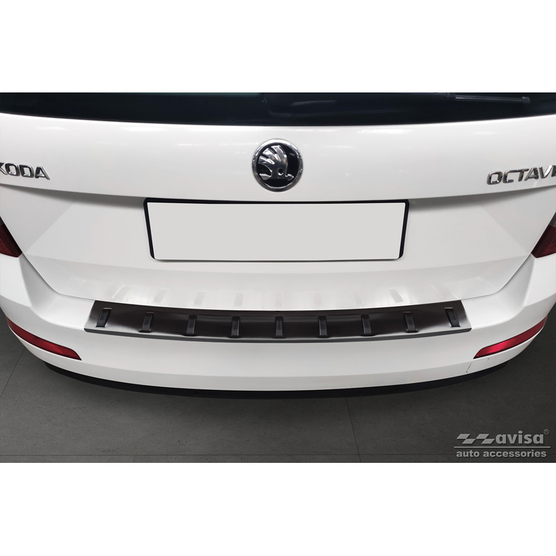 Protection de seuil arrière inox noir sur mesure pour Skoda Octavia III Combi 2013-2017 'STRONG EDITION'