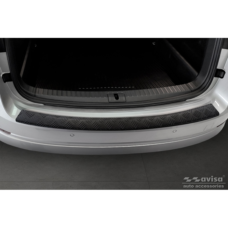Protection de seuil arrière en aluminium noir mat sur mesure pour Skoda Octavia IV Kombi 2020-2024 & FL 2024- (incl. RS, excl. Scout) 'Riffled Plate'