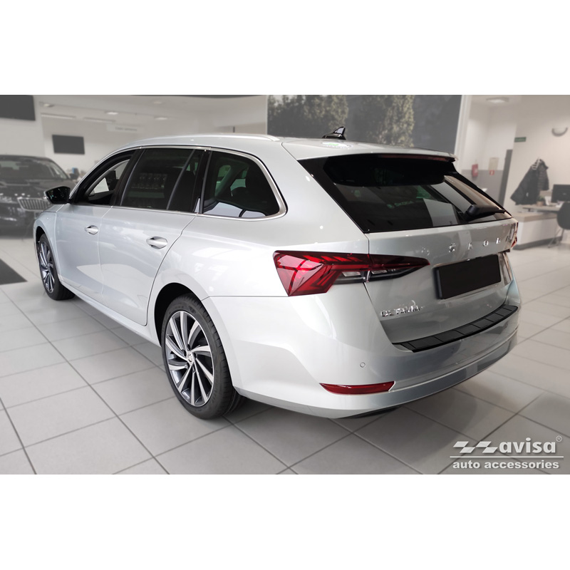 Protection de seuil arrière inox noir mat sur mesure pour Skoda Octavia Combi (NX5) incl. RS 2020-2024 & FL 2024- 'Ribs'